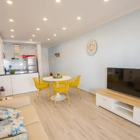Luxury Sea View 200m & 10min Centre Apartment